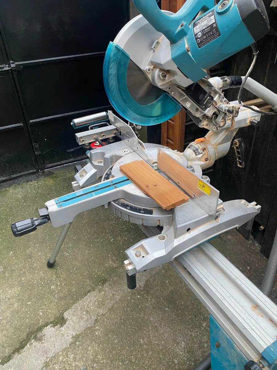 MAKITA MITRE SAW - Image 1