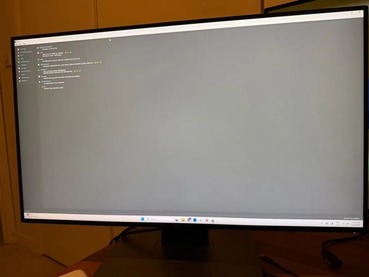High-End Desktop PC + 2 - 27 inch 4K Dell Monitors - Image 4