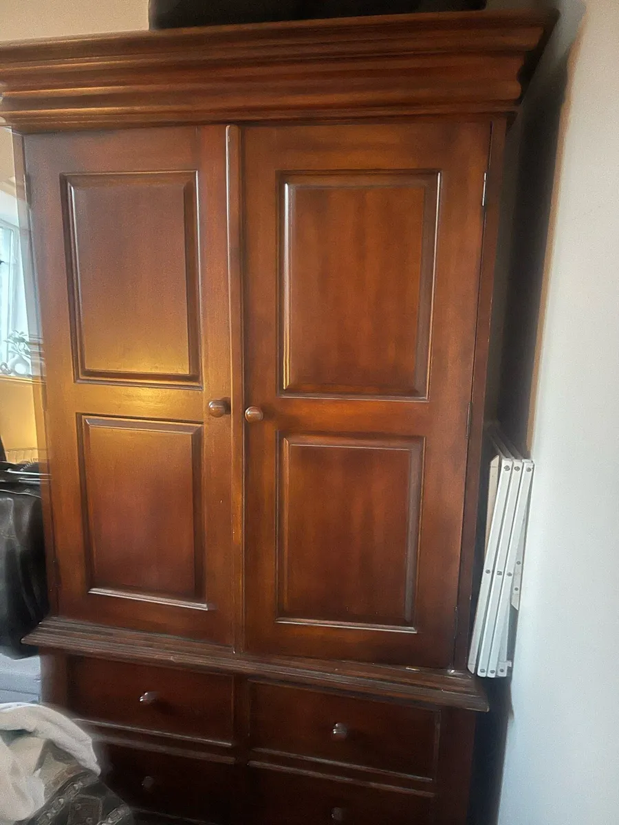 Antique furniture - Image 1