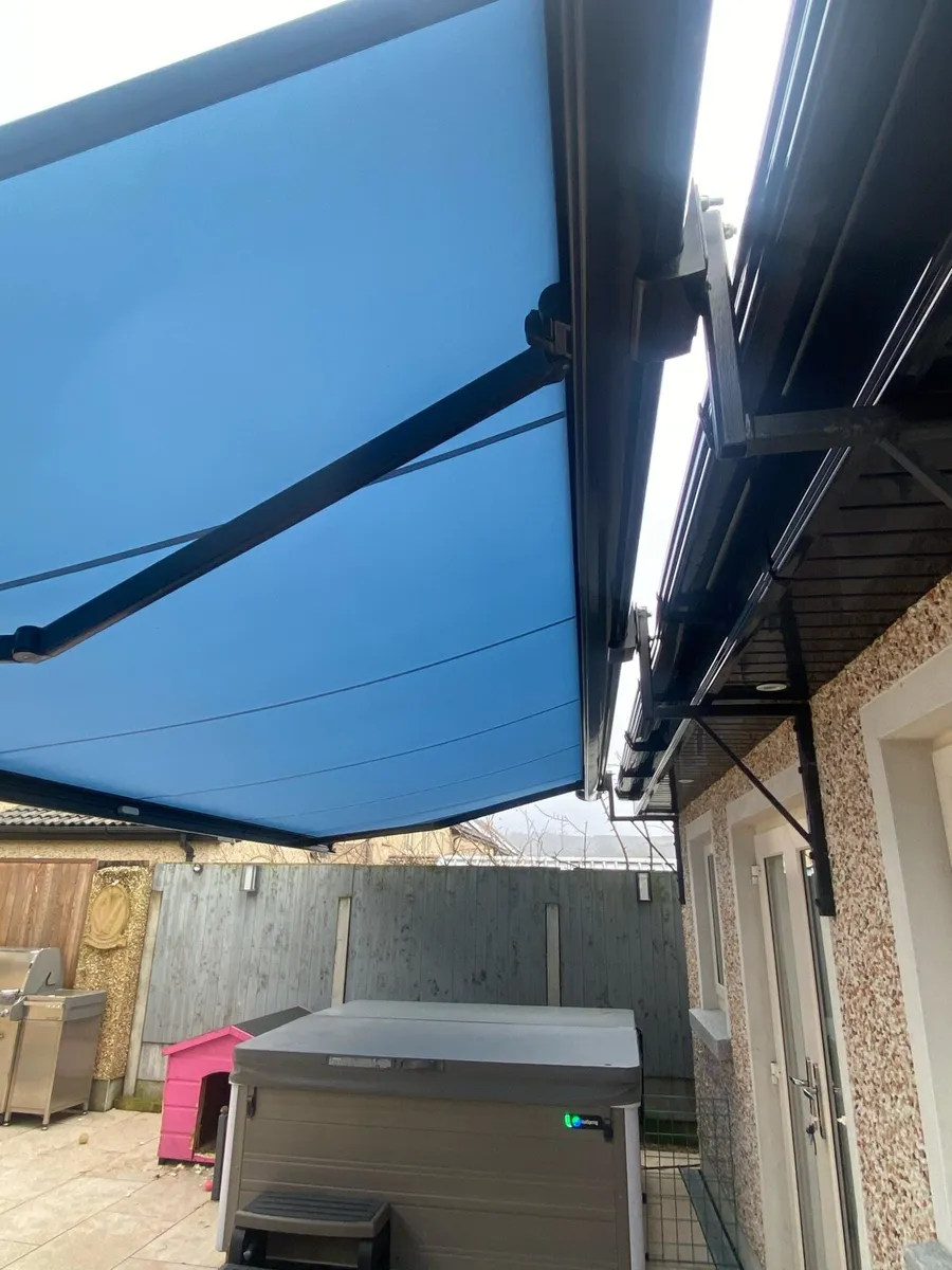 Weinor Awning full cassette - electric remote - Image 1
