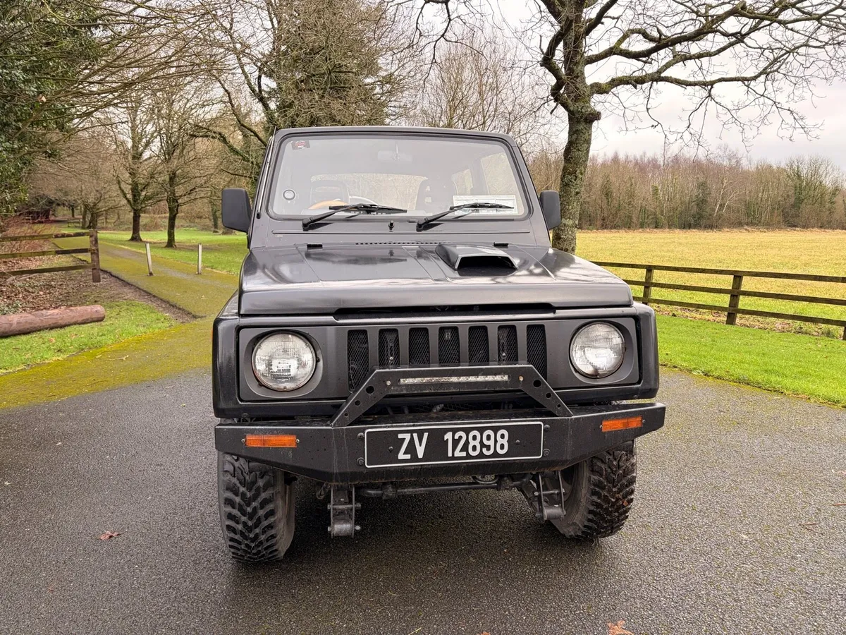 Suzuki Jimny * Very Unique - Image 4