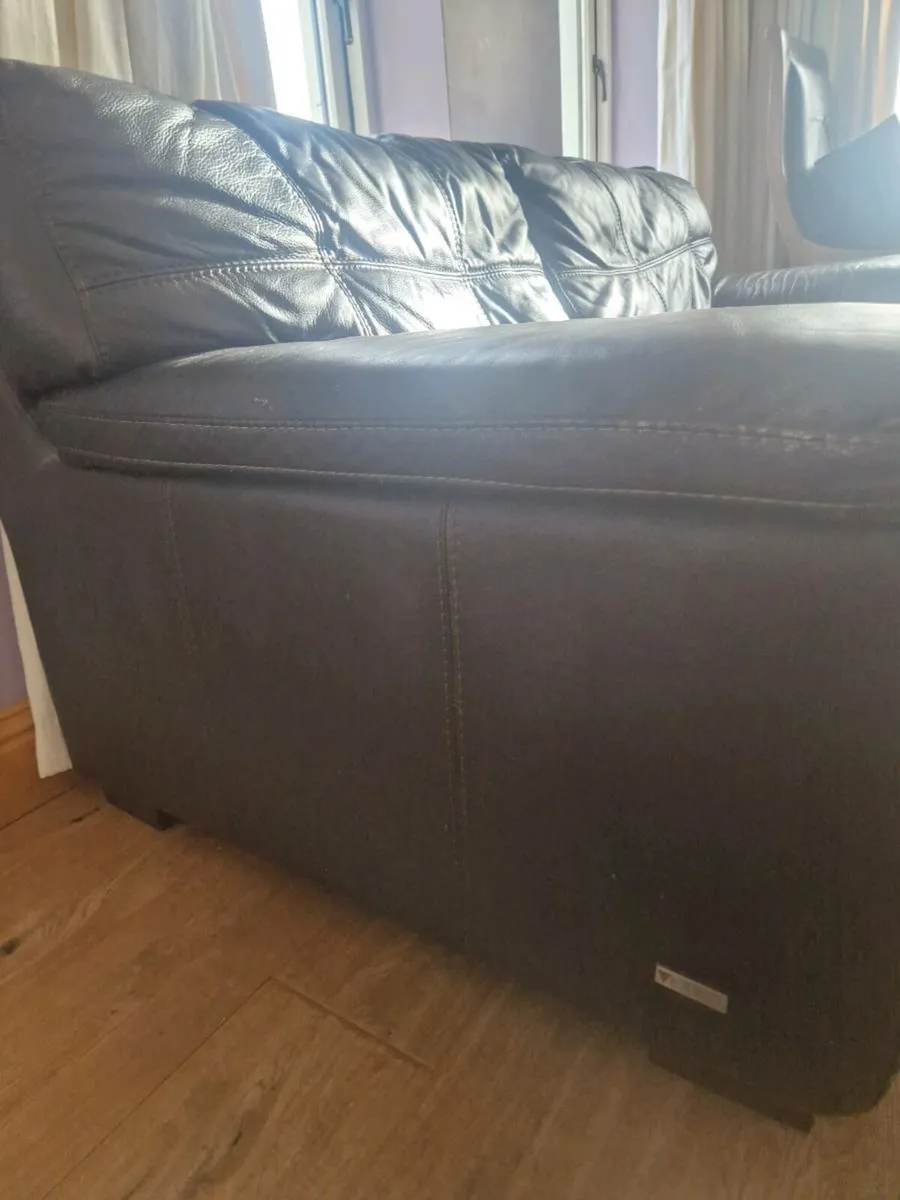 3+2 seater couch - Image 4