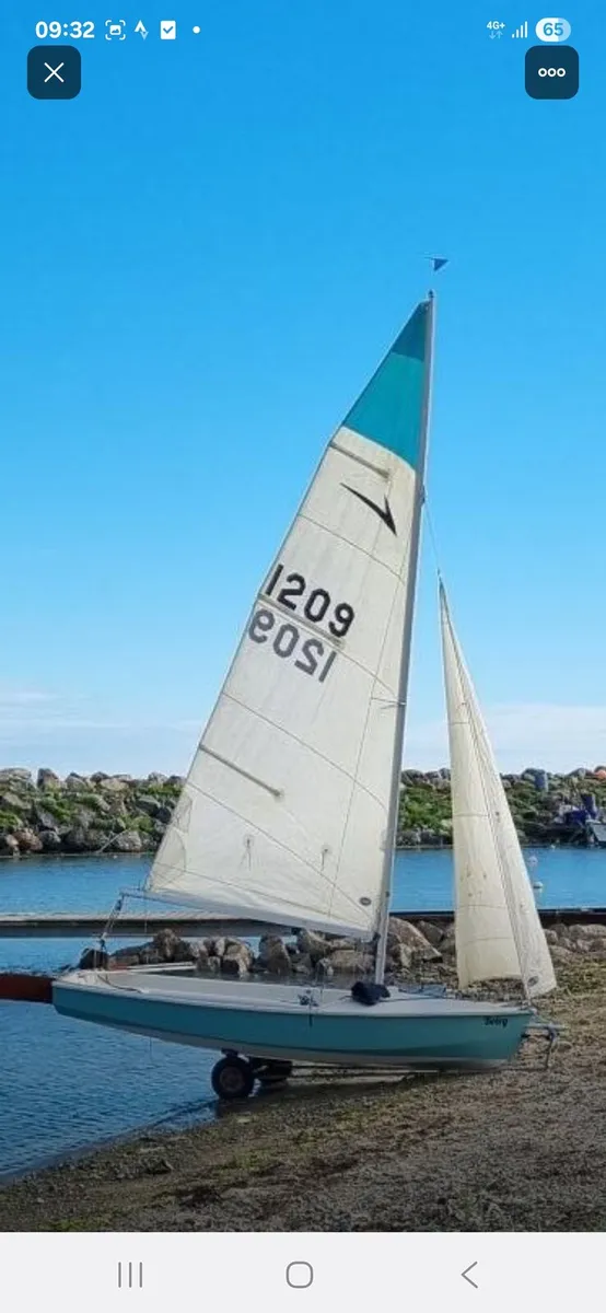 Leader dinghy sailing boat - Image 1