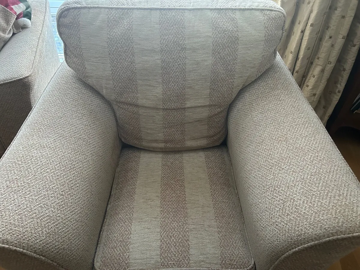 Couch and armchairs - Image 3