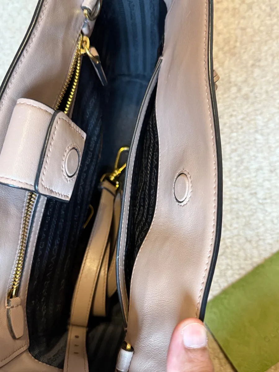 100% authentic Prada Handbag - Image 4