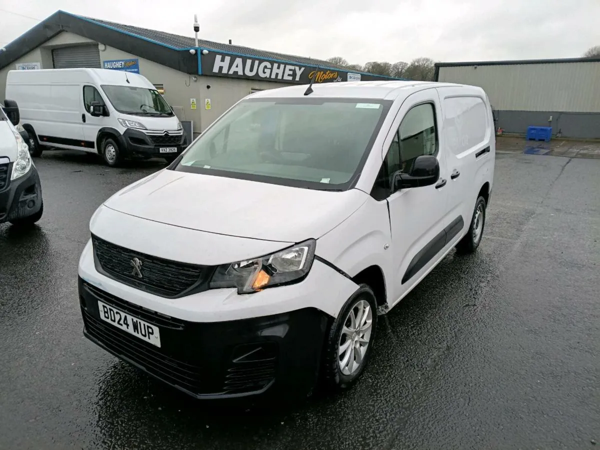 2024 Peugeot partner van lwb, £10+vat light damage - Image 1
