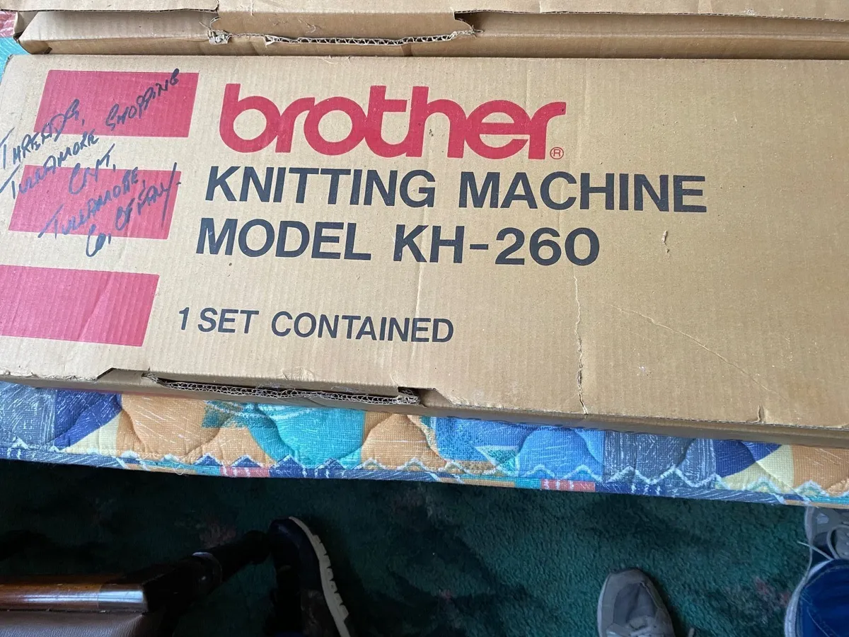 Knitting Machines and accessories - Image 3