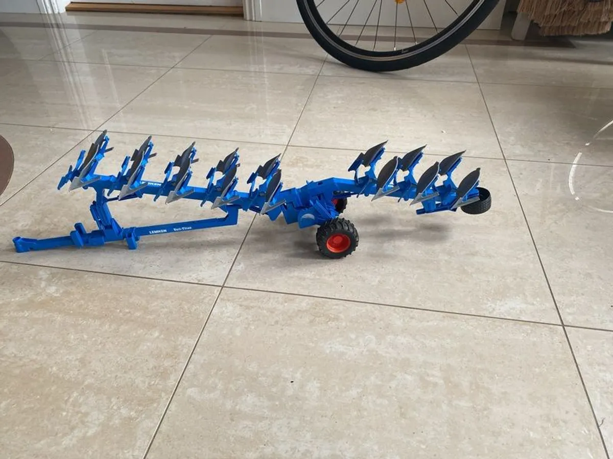 Lemken 8 furrow plough - Image 1