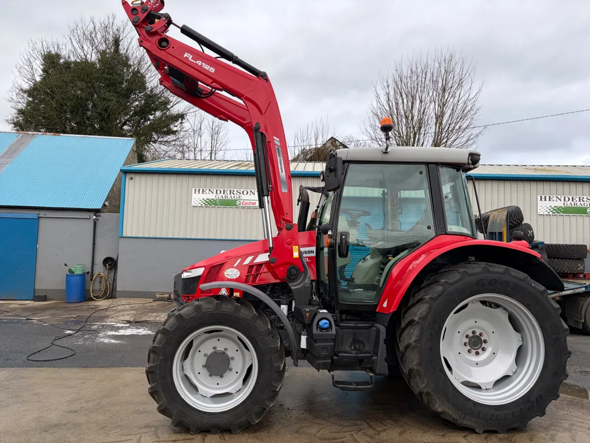 Massey Ferguson 5713 - Image 1