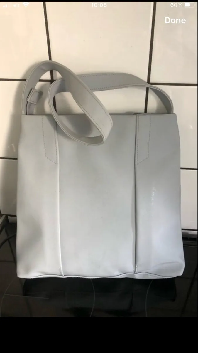 Ladies stunning bag €15 - Image 1