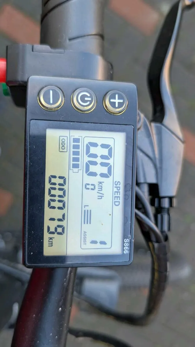 Electric bicycle and standard road bicycle - Image 4