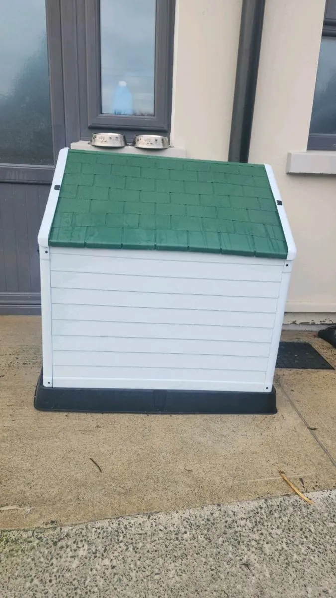 LARGE DOG HOUSE - Image 2