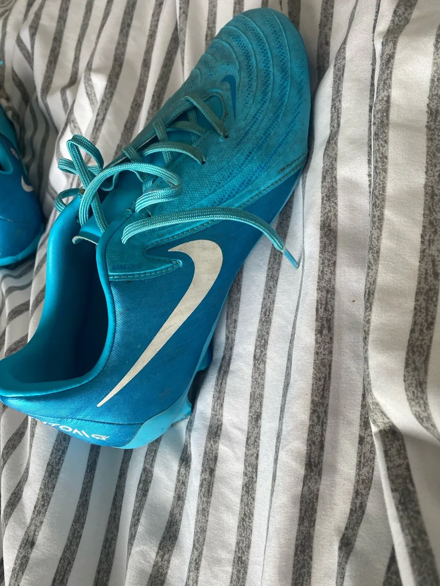 Blue Nike phantom SG soccer boots CASH ONLY - Image 2