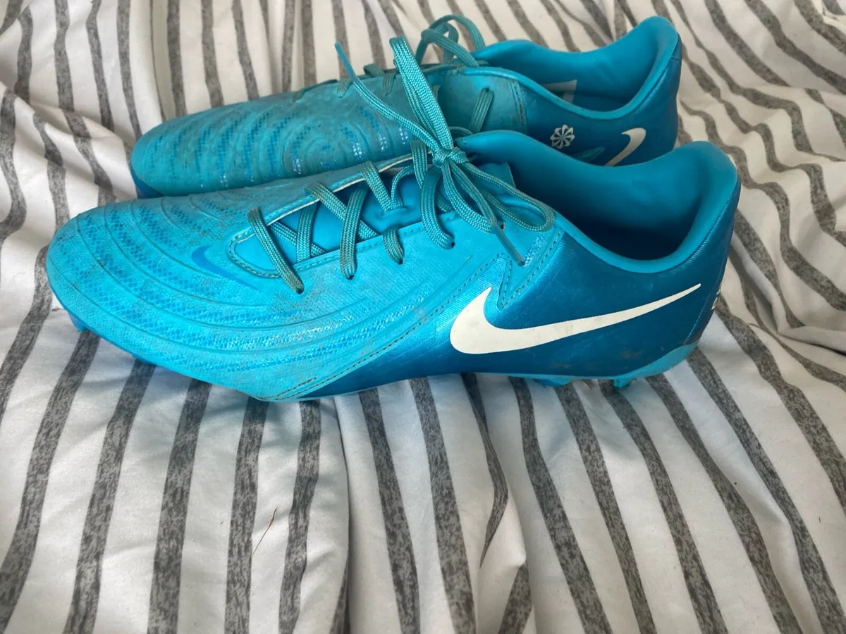 Blue Nike phantom SG soccer boots CASH ONLY - Image 1