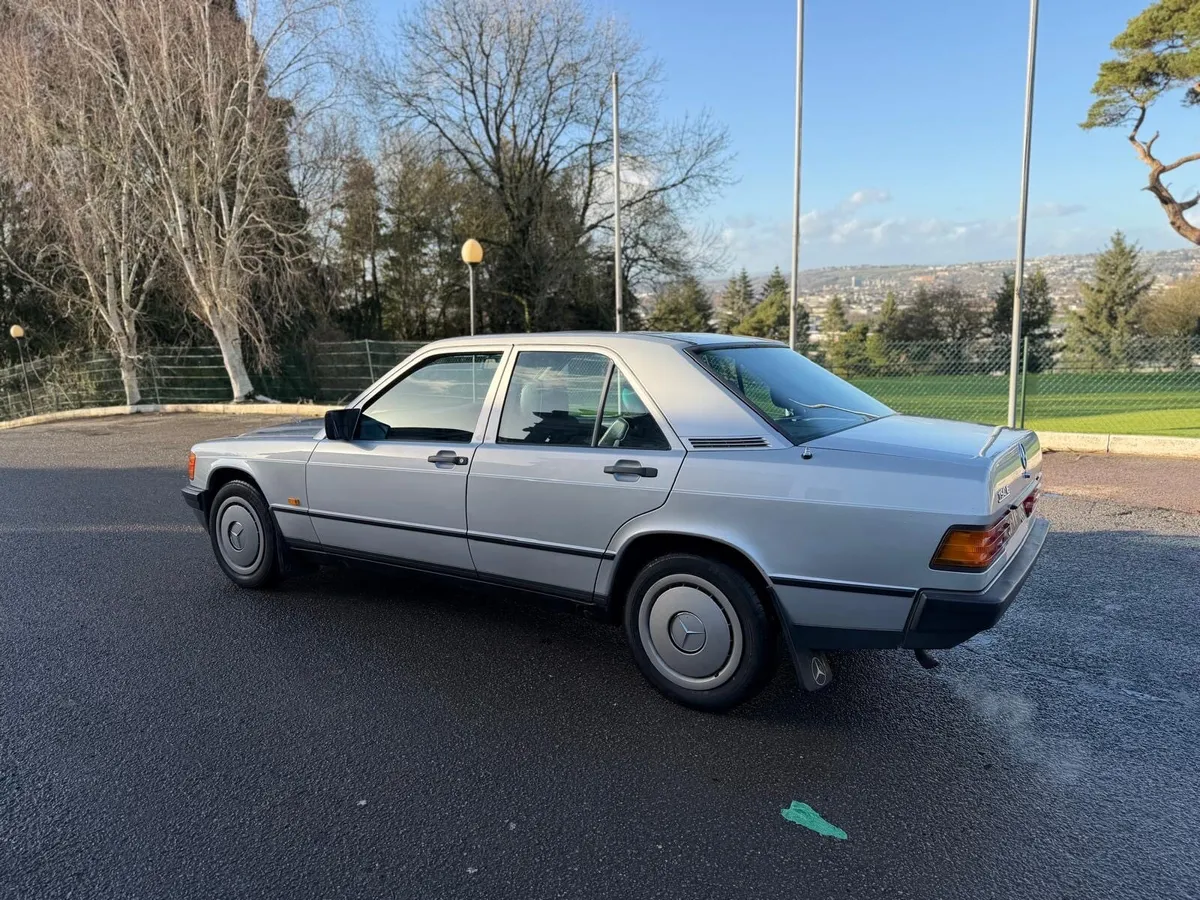 Mercedes 190E - Image 4