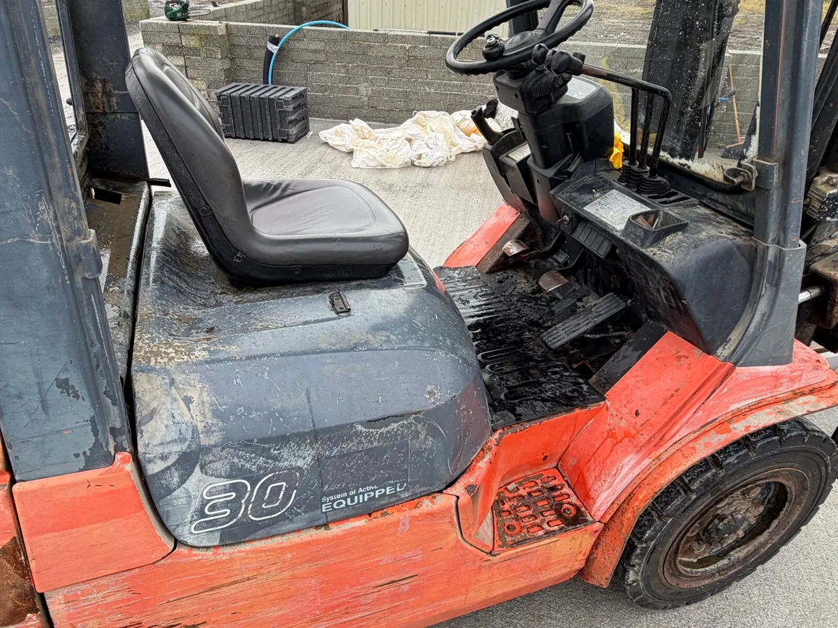 Toyota forklift - Image 3