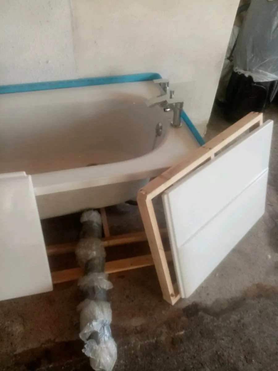 Bath/mixer tap/shower head/panels - Image 3