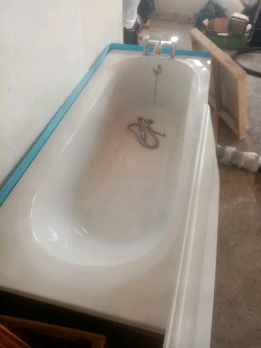 Bath/mixer tap/shower head/panels - Image 1