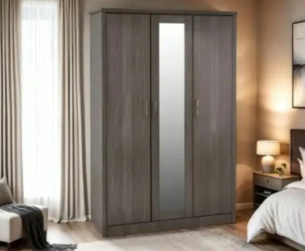 Lisbon 3 Door Wardrobe - Image 1
