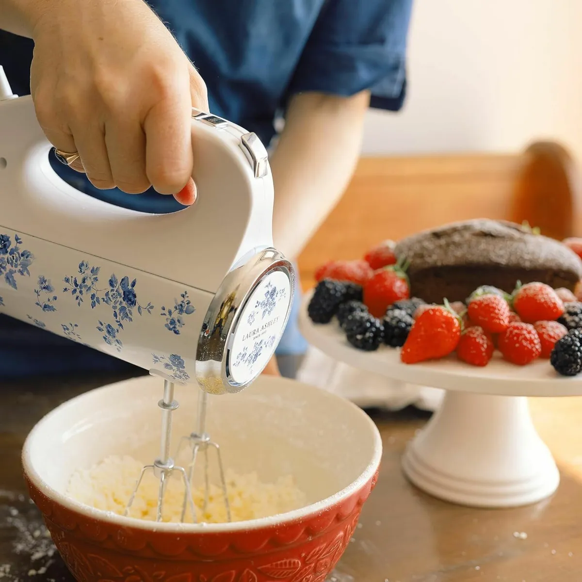 Laura Ashley 300W Electric Hand Mixer. Whisk for - Image 2