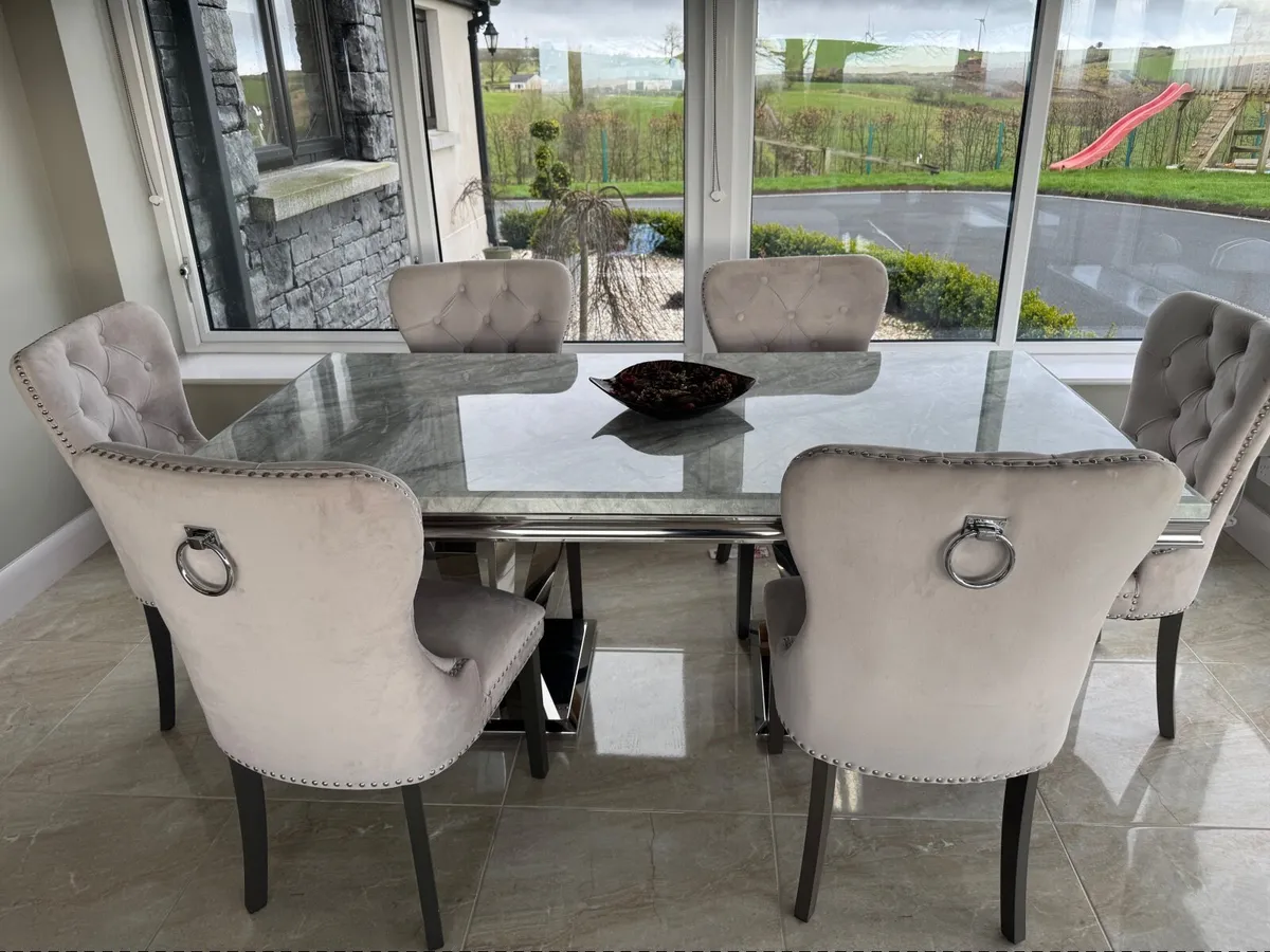 Dining table and chairs - Image 2