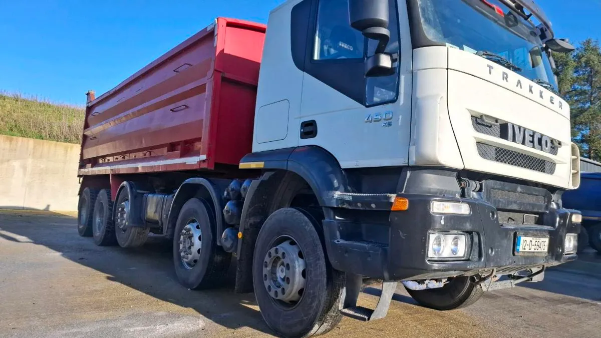 Iveco trakker 10x4 tipper (5 axle) - Image 1