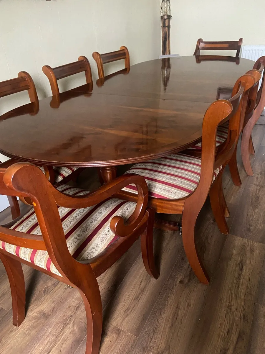 Dining Table and 8 chairs - Image 3