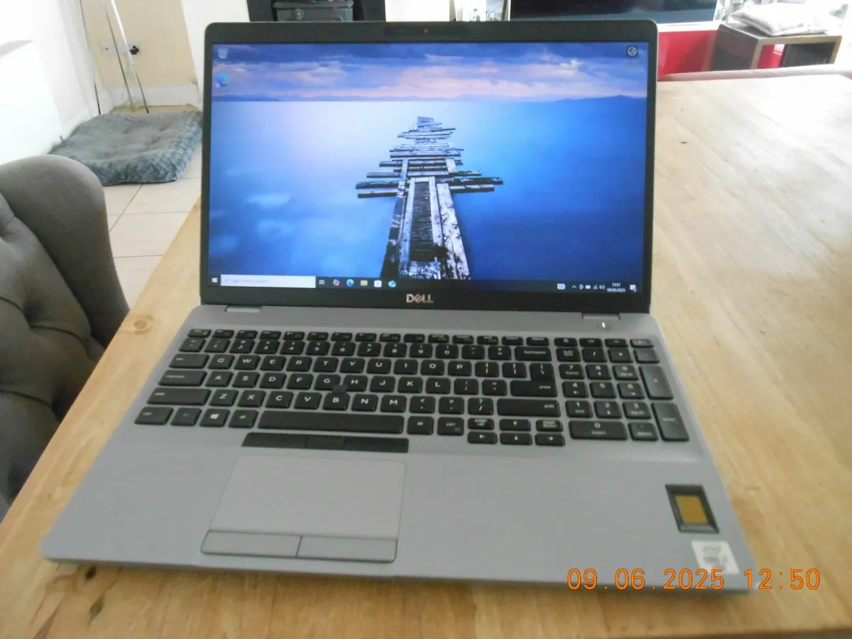 Win 11 DELL Latitude 5511 15.6 inch Intel i7 - Image 4