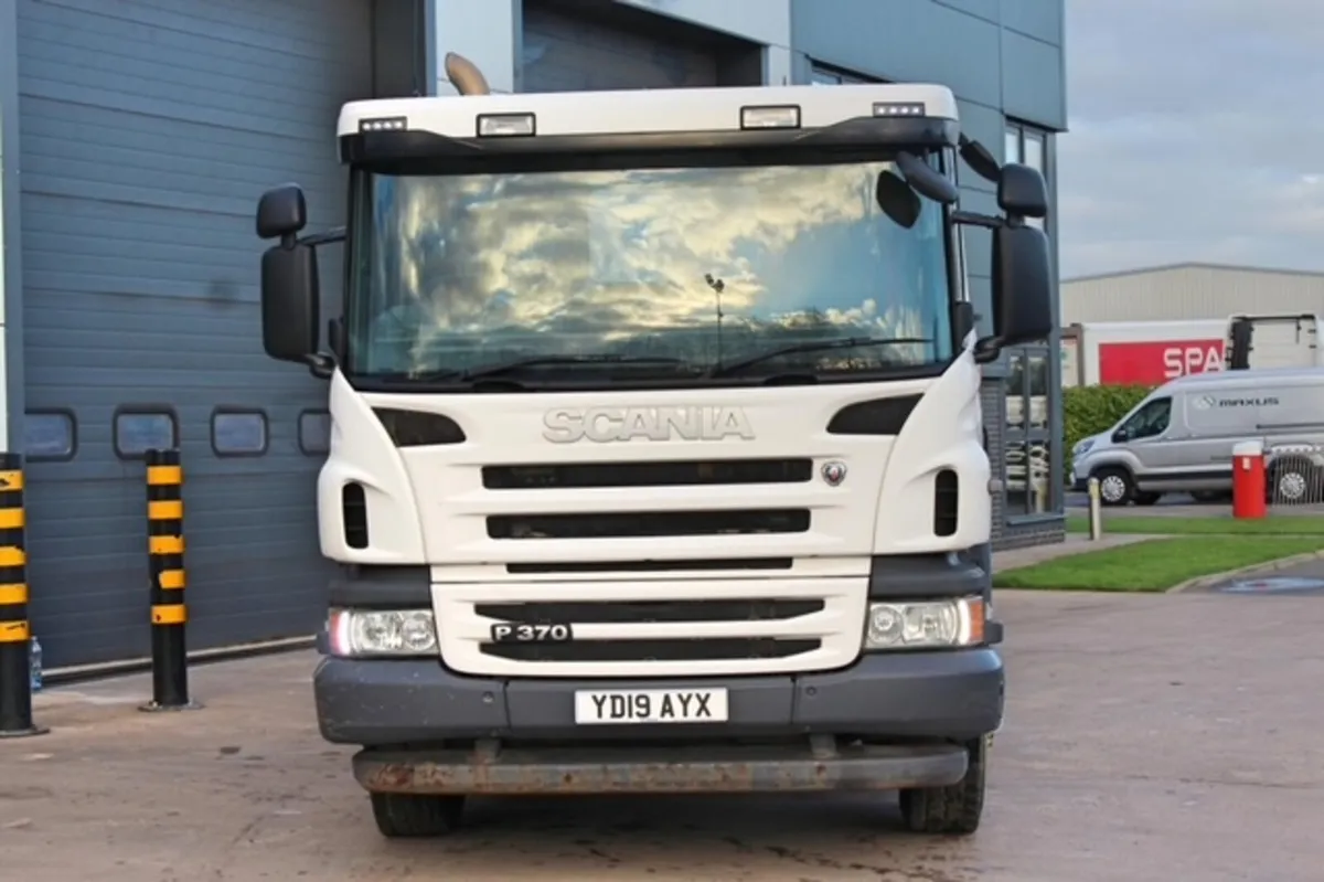 2019 SCANIA P370 8X2 CHASSIS CAB, - Image 2