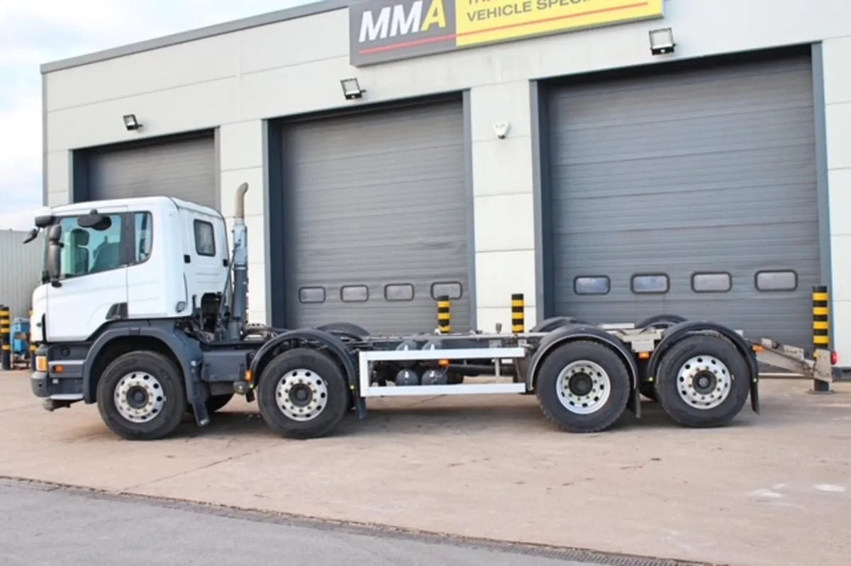 2019 SCANIA P370 8X2 CHASSIS CAB, - Image 4