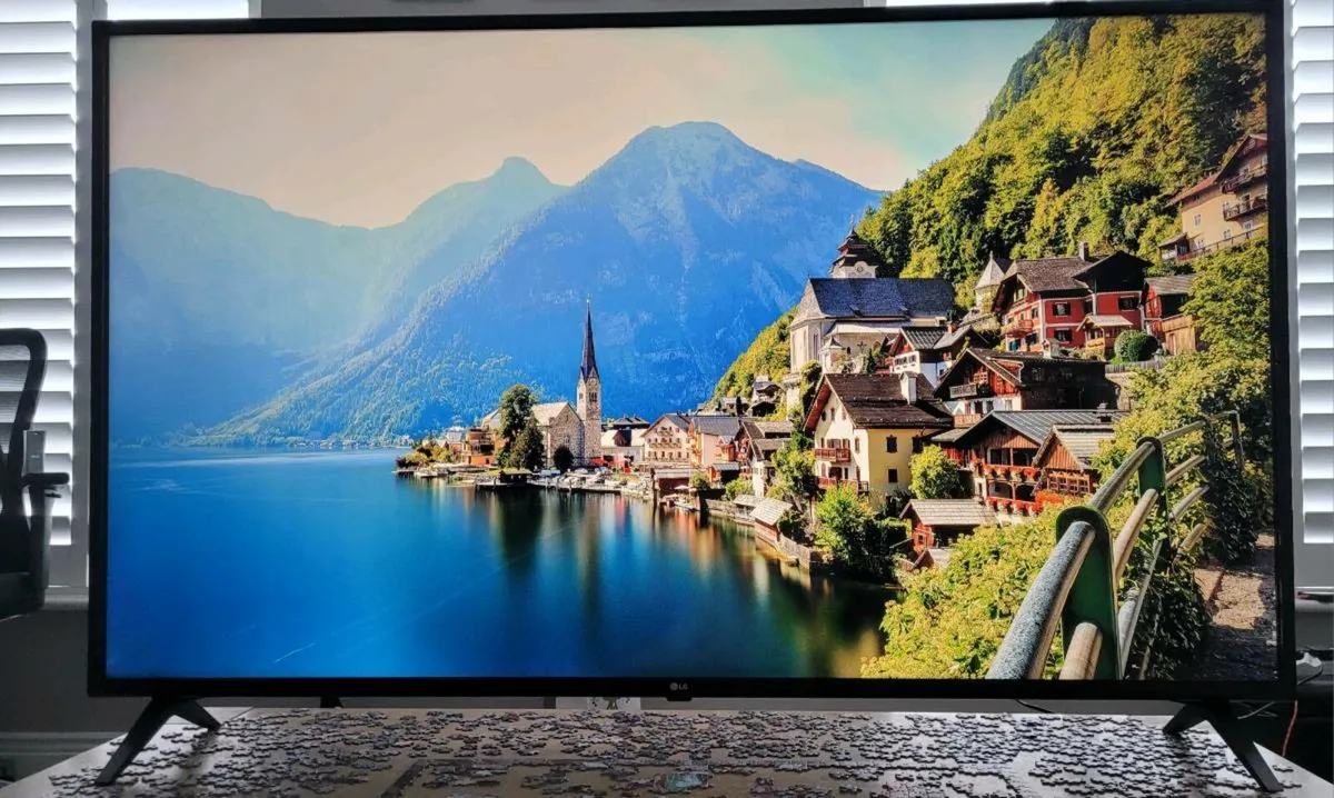 LG 60" ultra HD 4K TV - Image 4