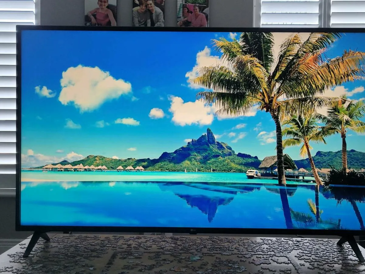 LG 60" ultra HD 4K TV - Image 1