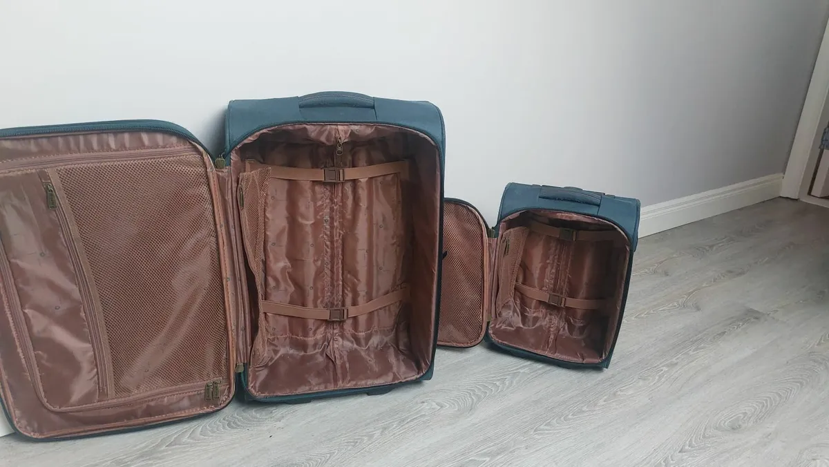Suitcases - Medium and small size (free) - Image 3