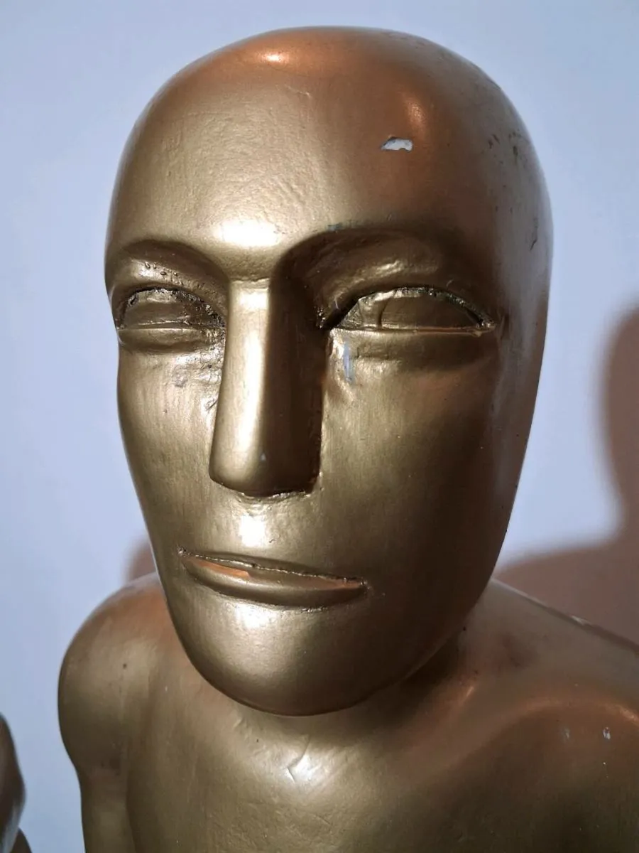 A PAIR OF OSCAR STATUETTES - Image 4