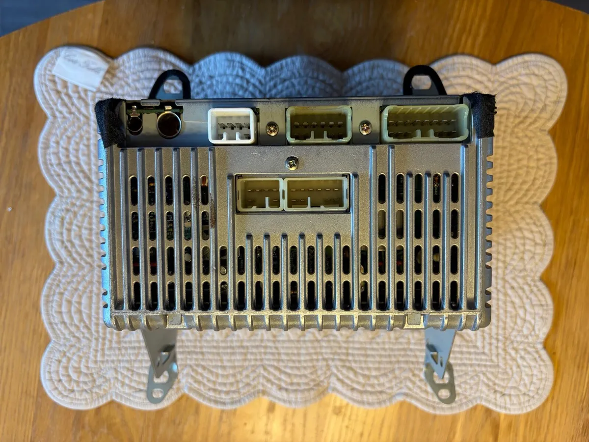 Toyota Celsior Head Unit UCF10 (1991) - Image 4