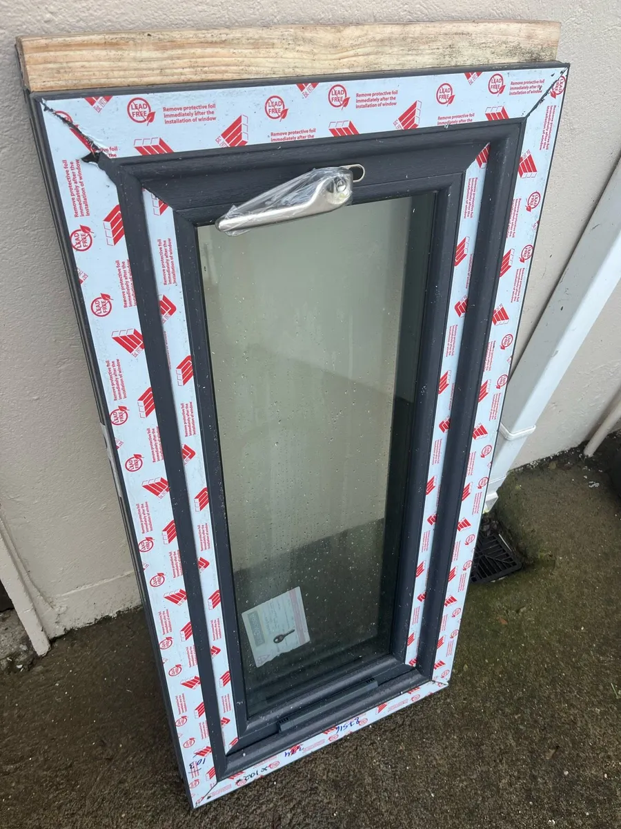 Triple Glaze Window - Image 1