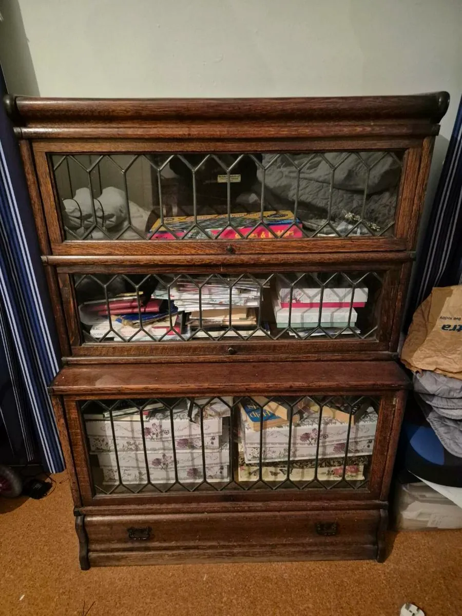 Antique bookcase - Image 1