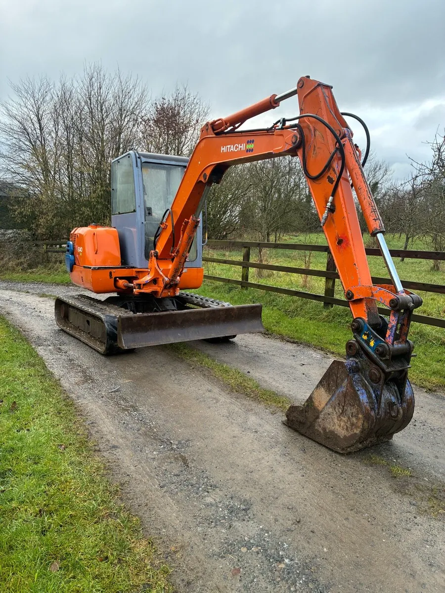 Hitachi ex40-2 - Image 1