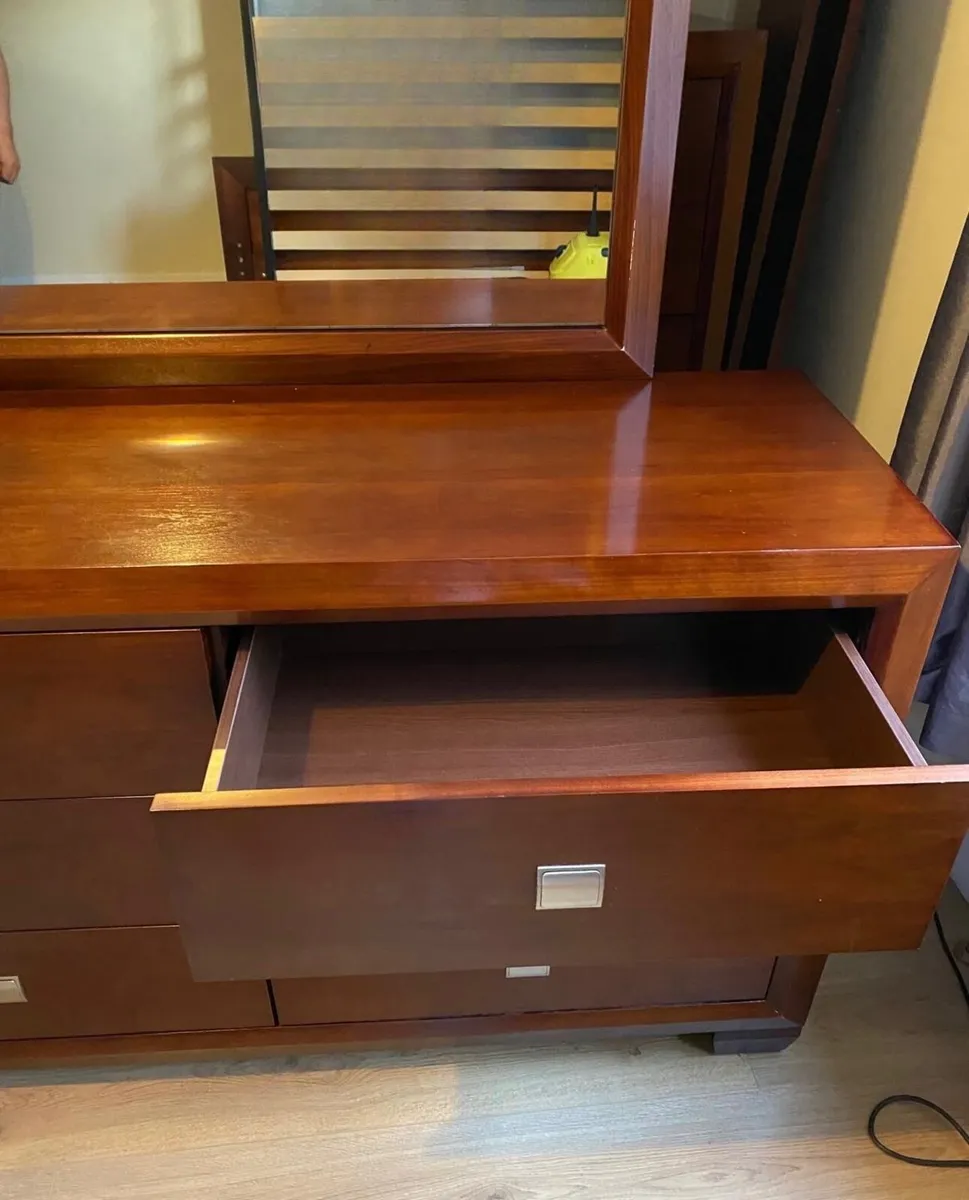 Bedroom furniture - Image 3