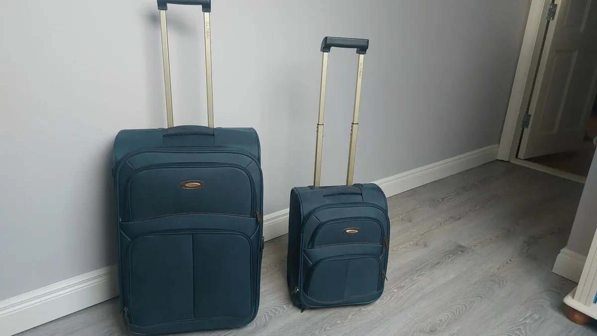 Suitcases - Medium and small size (free) - Image 1