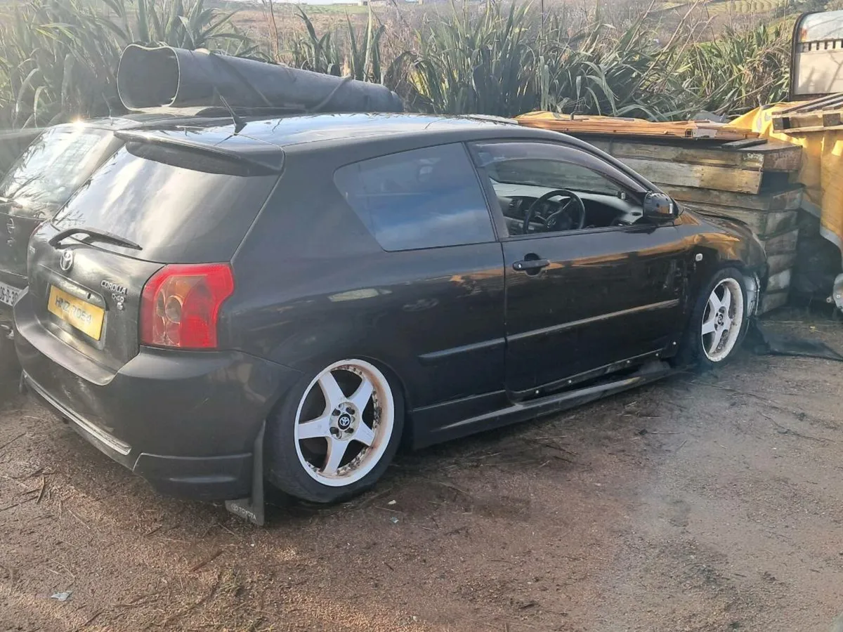 Toyota Estima - Image 4