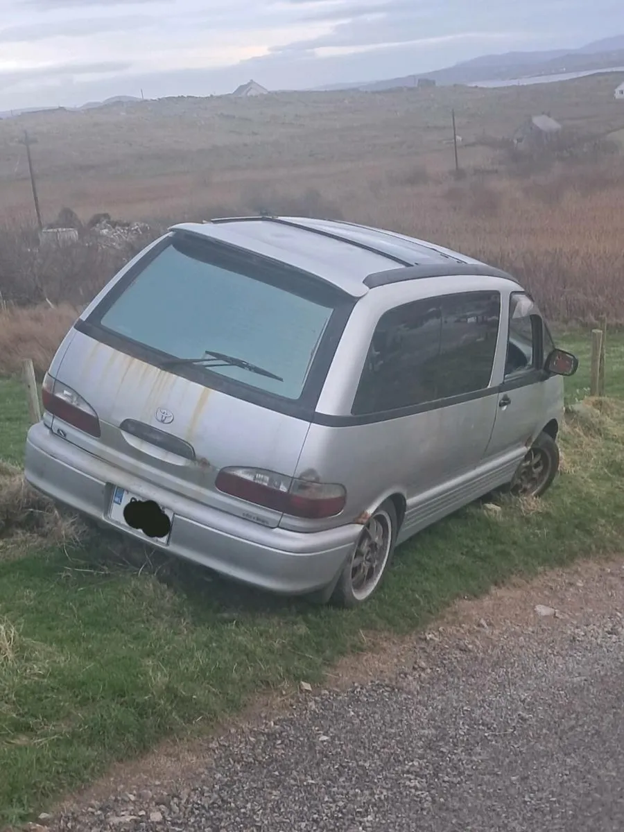 Toyota Estima - Image 2