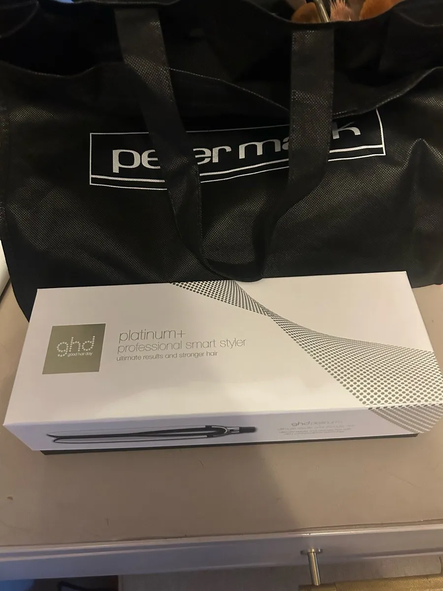 GHD Platinum Plus Hair Straightener - Image 2