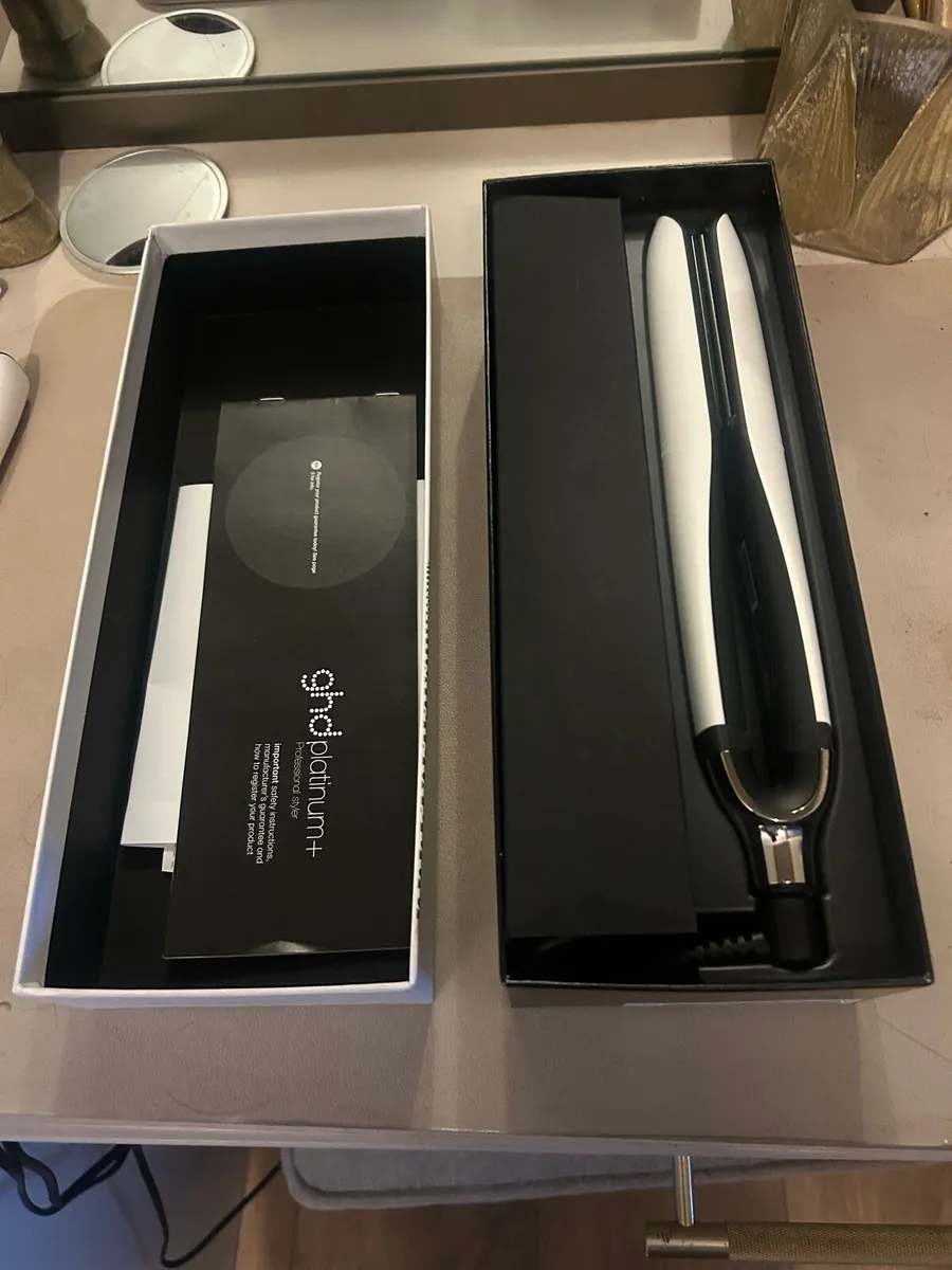 GHD Platinum Plus Hair Straightener - Image 1