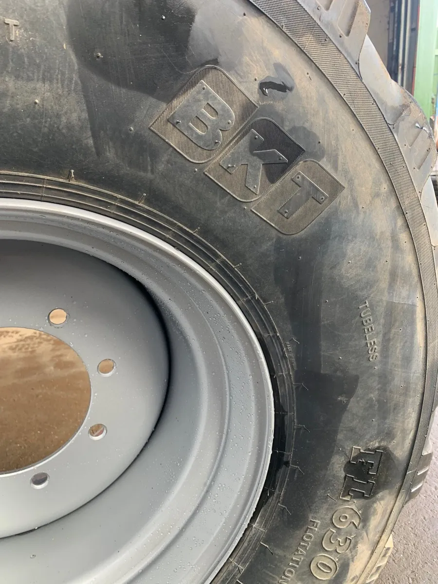 560/60R22.5 Tanker Tyre & Rim - Image 4