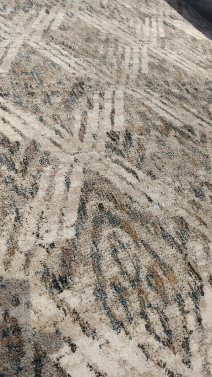 Kukoon Large area rug (new) - Image 3