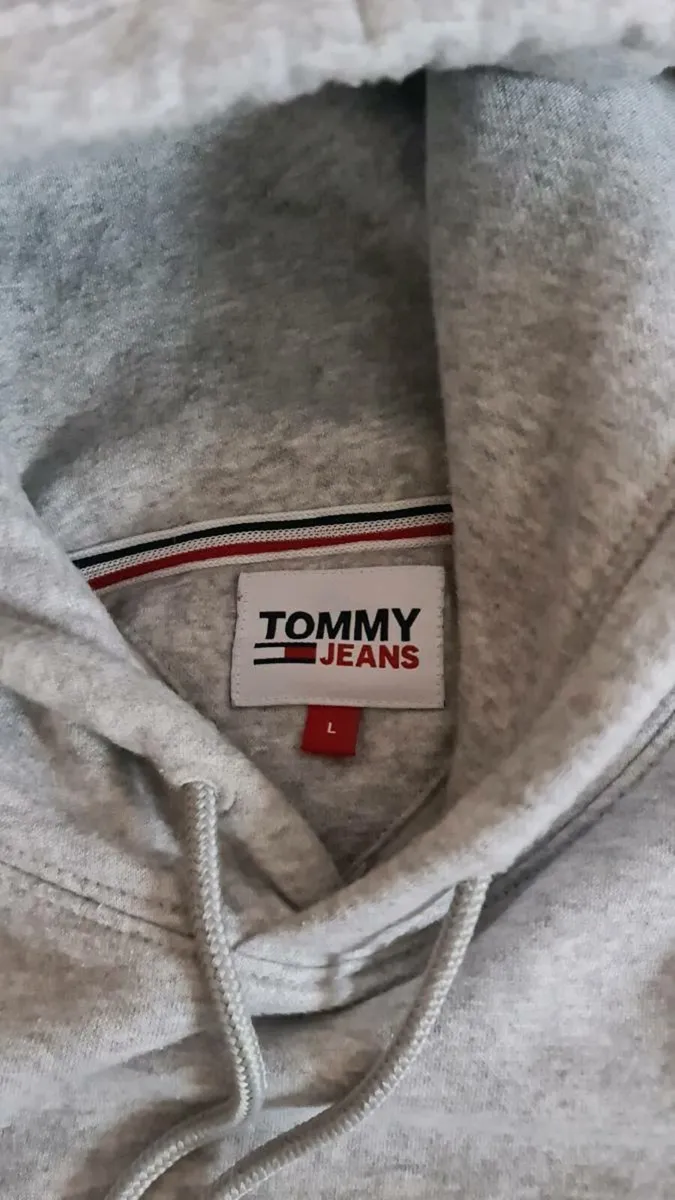 Tommy hilfiger hoodie - Image 2