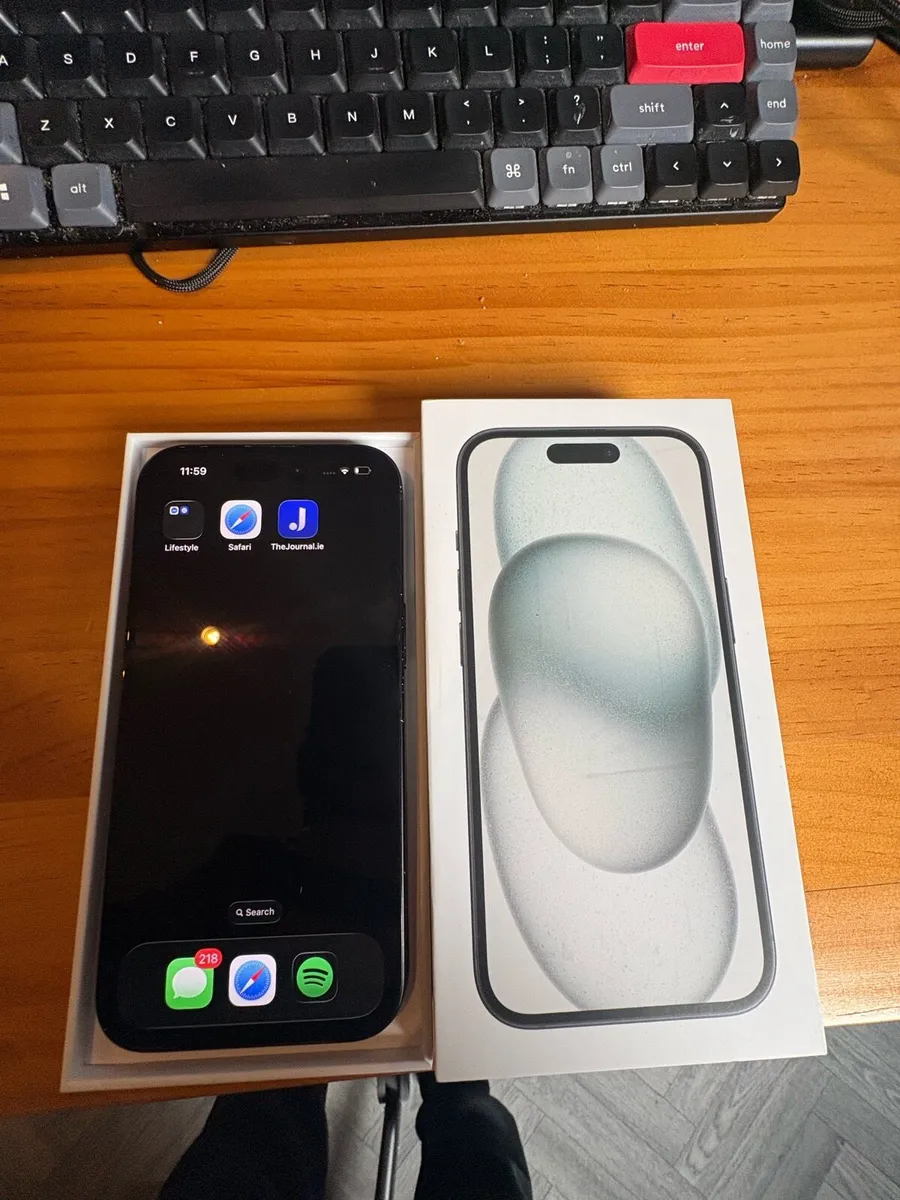 iPhone 15 - Image 3