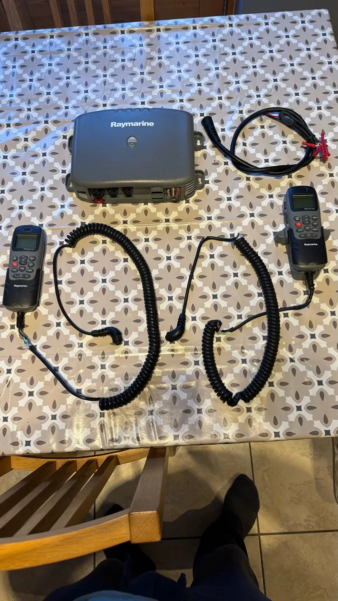 Raymarine ray 240 - Image 1