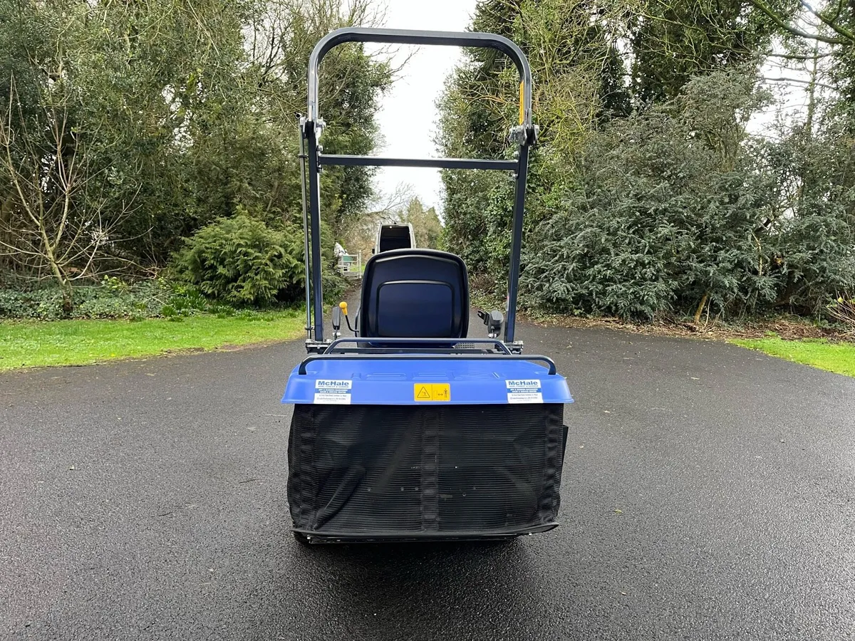 Ride on lawn mower - Image 4